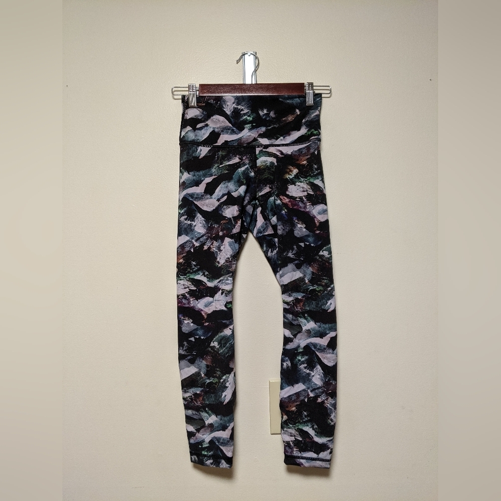 Lululemon Abstract Print Leggings Size 6 High Rise Multicolor Yoga - Picture 6 of 7
